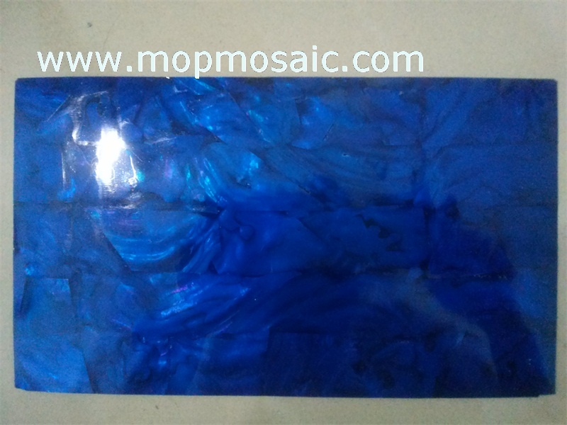 Dyed white freshwater shell veneer in blue color